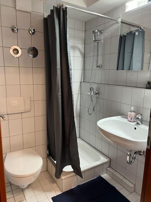 Apartment Am Stuttgarter Flughafen / Messe Leinfelden-Echterdingen Buitenkant foto